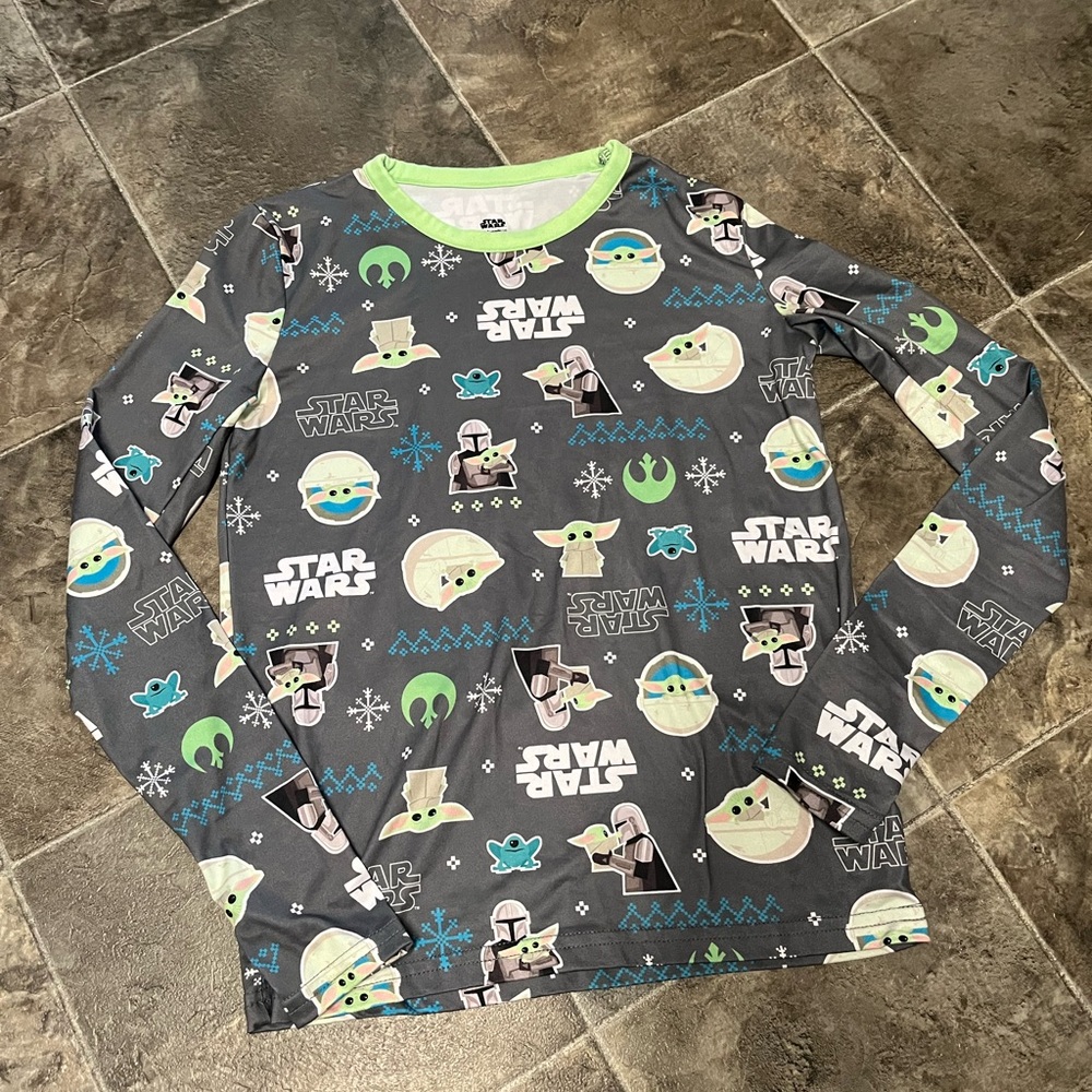 Star Wars Kids Long Sleeve Grogu & Mando Graphic Shirt — Gray with Green Trim